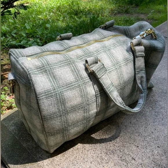 Stoney Clover Lane Wool Plaid Duffle Bag Snowed In Green - Picture 15 of 17